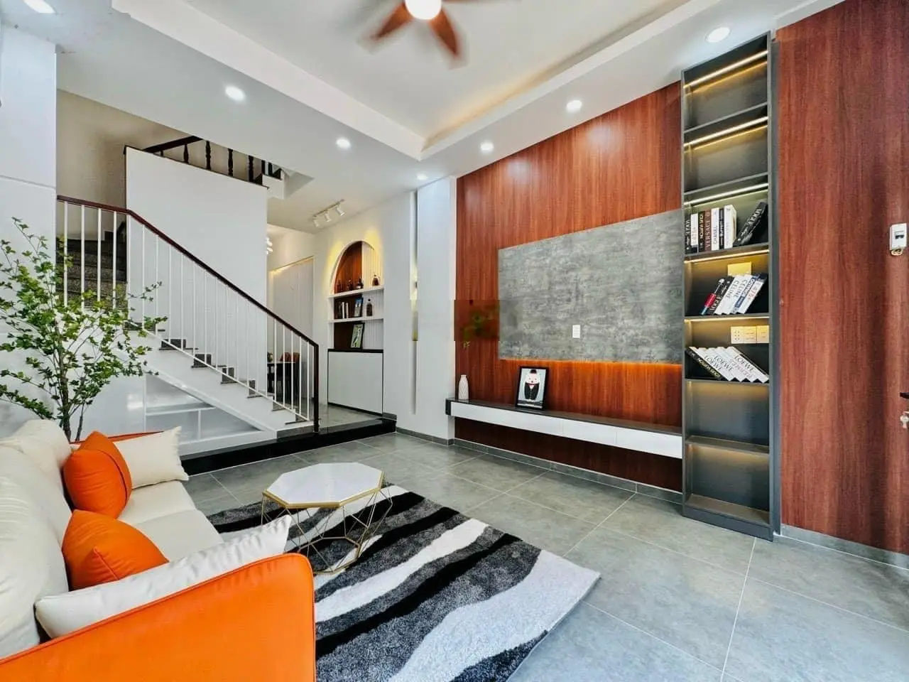 Chủ Giảm Sâu Bán Gấp Nhà Lê Văn Miến,P.Thảo Điền,Quận 2,Giá:4,45Tỷ/66m2(5x13,2m) 1Trệt 2Lầu Sổ Sẵn