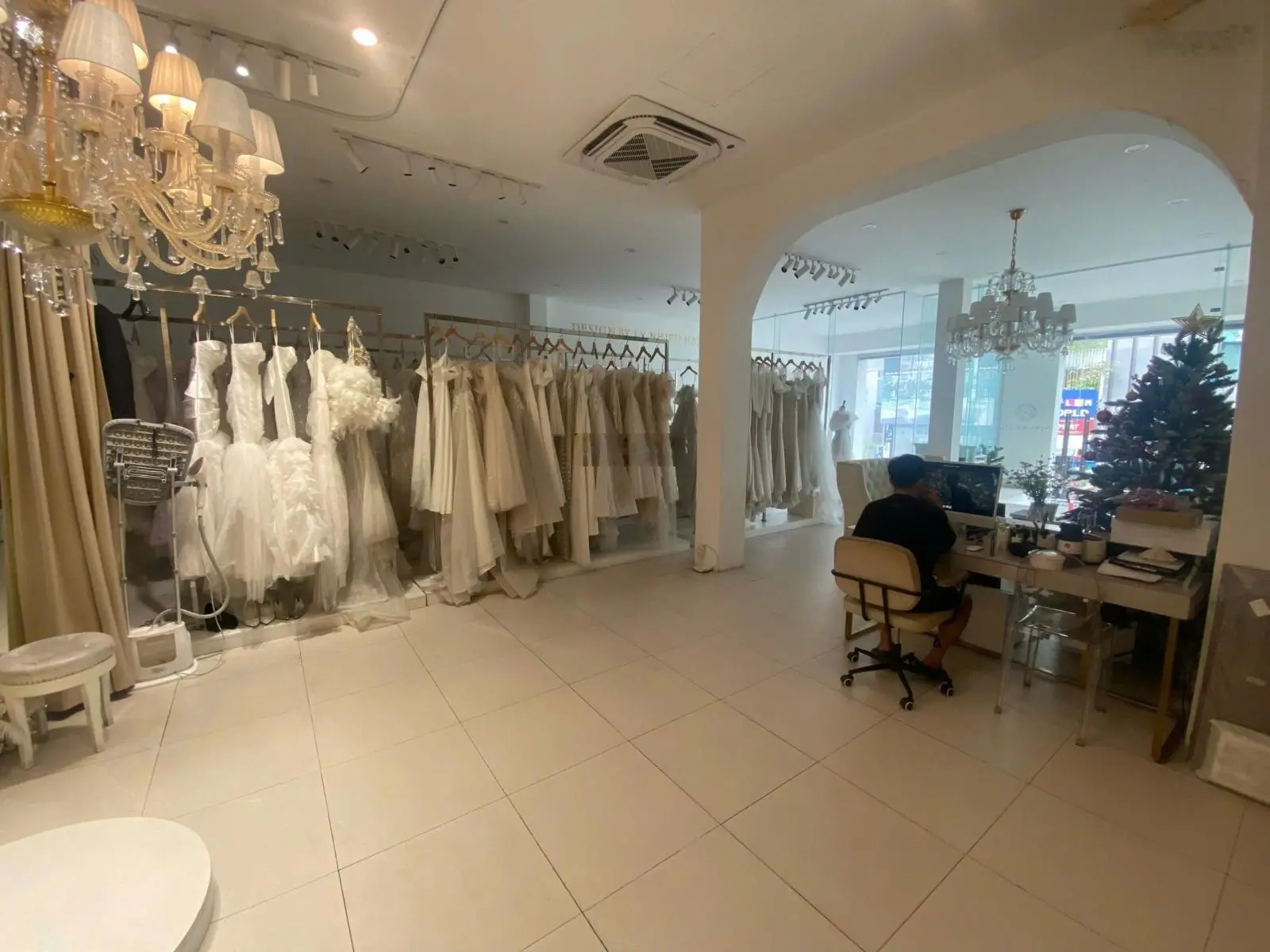 Bán nhà siêu vị trí mặt tiền Trần Hưng Đạo - Quận 1, ngang 5m chỉ 28 tỷ, chính chủ cần bán