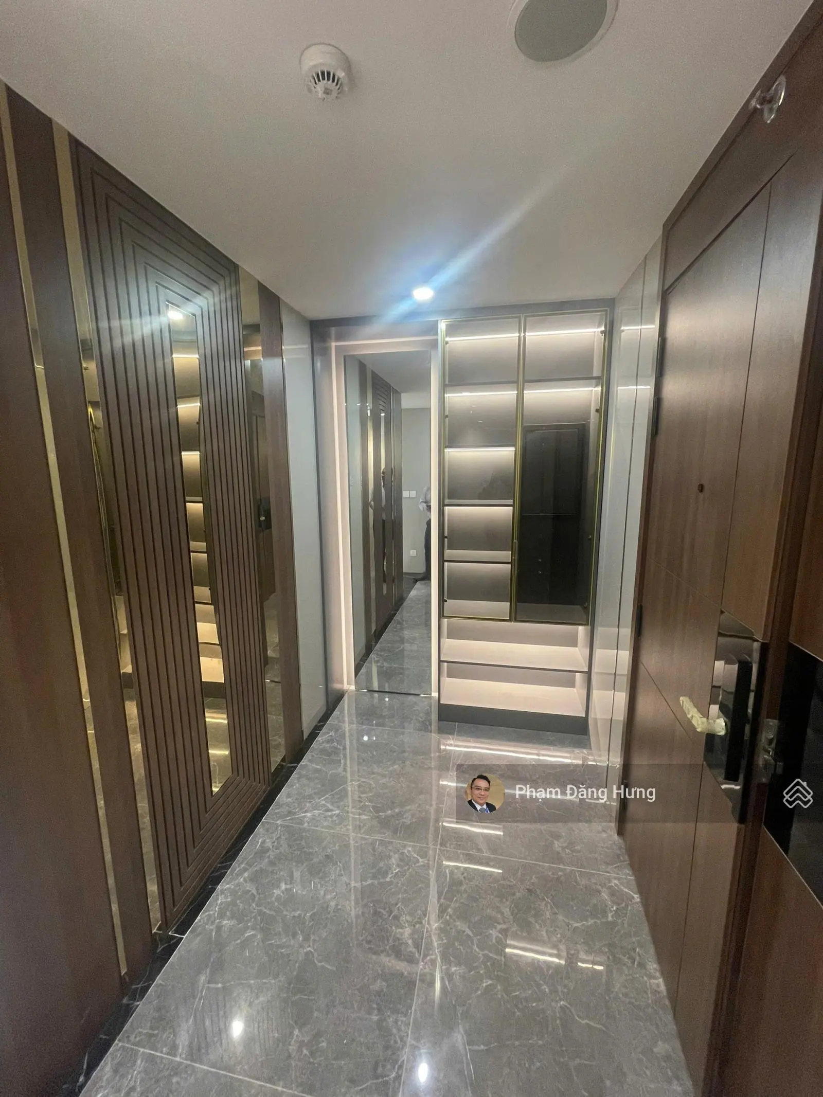 Siêu hiếm căn hộ nhận nhà ở ngay tại Quận 5, Trần Hưng Đạo, 2 phòng ngủ, 90m2, tầng 18, chỉ 12.9 tỷ
