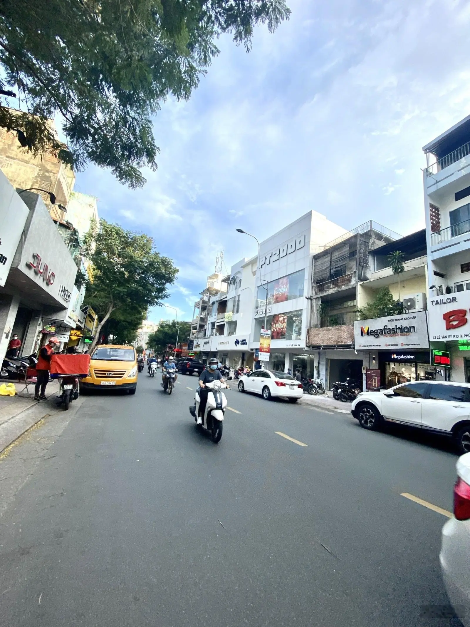 5 x 27m, bán nhà 3 lầu MT Lê Văn Sỹ - P. 2 (giá 29 tỷ)