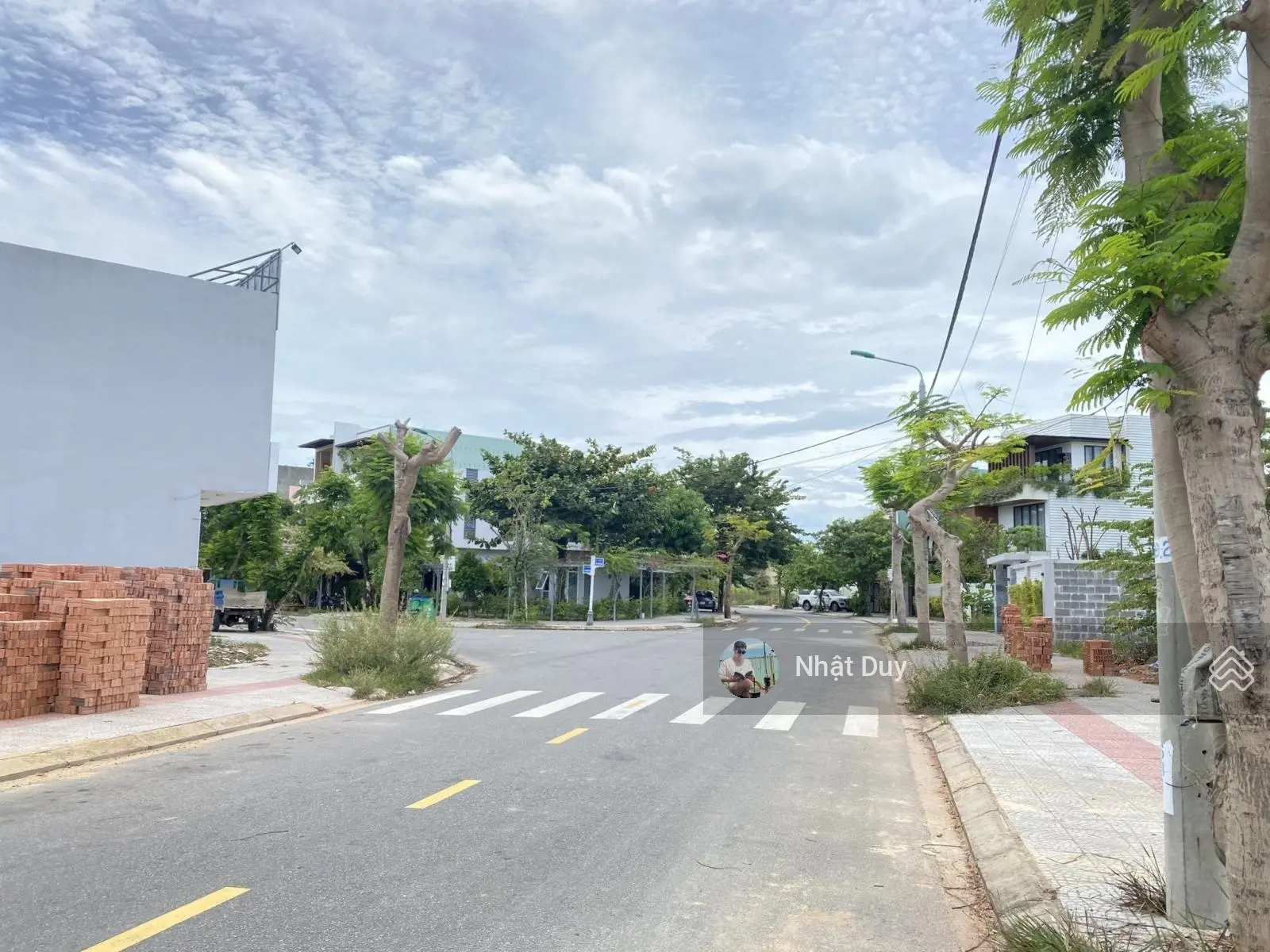 Bán gấp lô đất đường Tân Xuân 2, P. Tân Xuân, Hóc Môn. DT 120m2/750tr, (6x20m), sỗ sẵn, full thổ cư