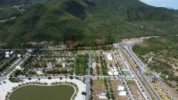Bán nền Golden Bay hướng đông nam gần hồ và quảng trường giá 27.5 triệu/m2