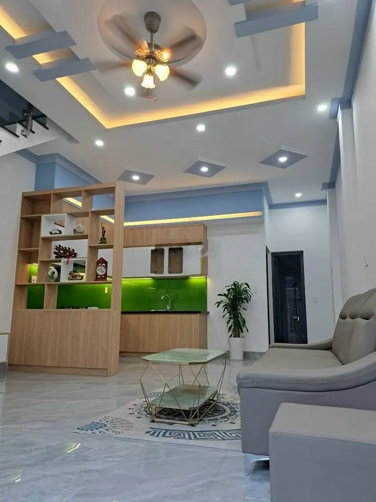 Ngay bệnh viện da liễu 5x21m , chuyển công tác nên bán gấp