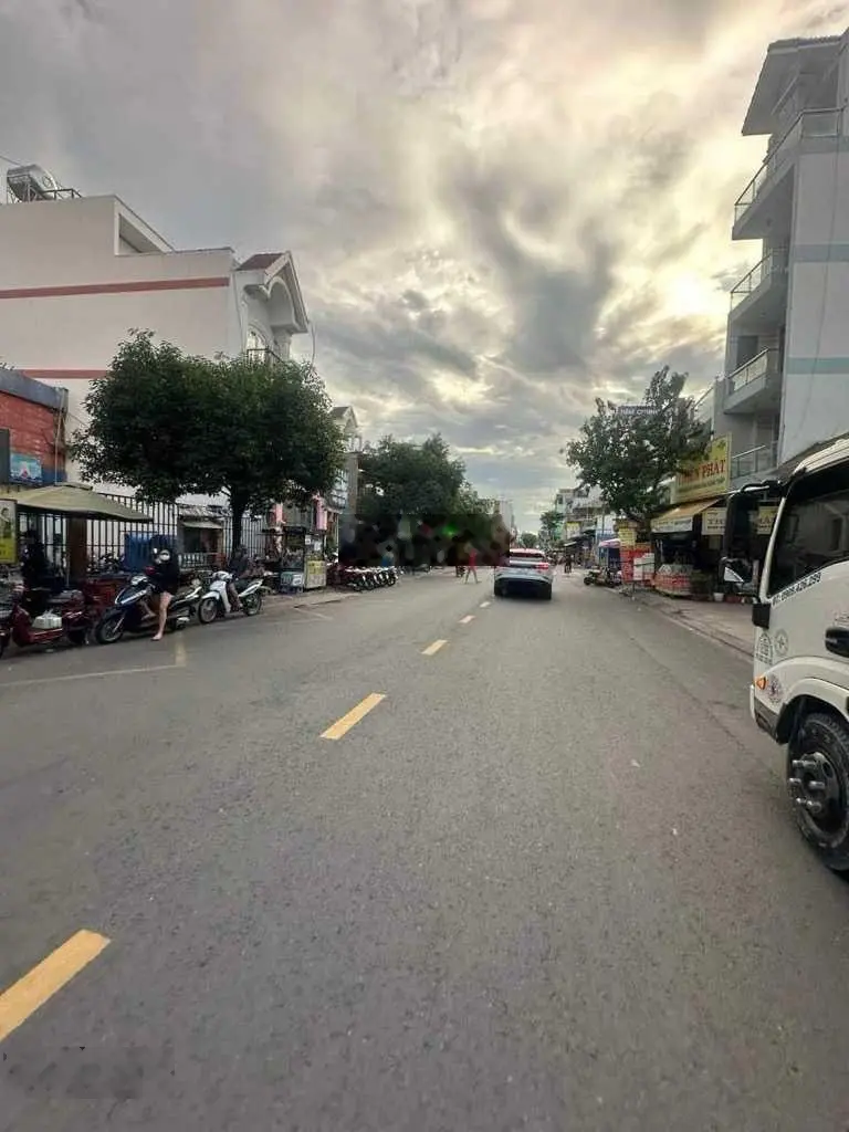Bán nhà 2 mặt tiền kinh doanh Tân Hương, sát Aeon Tân Phú, xe đi ngày đêm, 6x13,5m