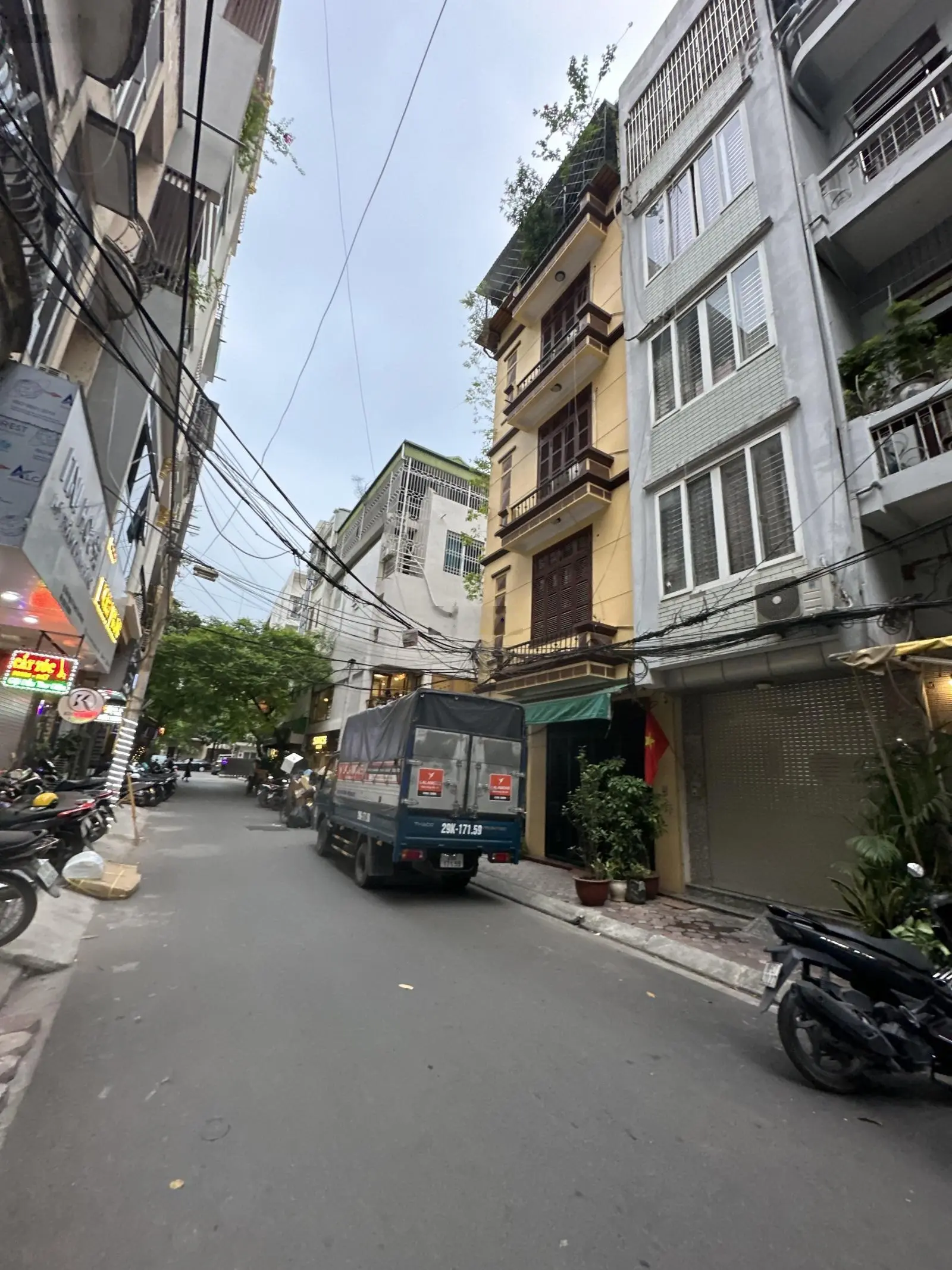Bán nhà Phân lô Nguyễn Chí Thanh -38m 7 tầng thang máy-KD,Ô tô tránh-Vỉa hè Giá :15.x Tỷ