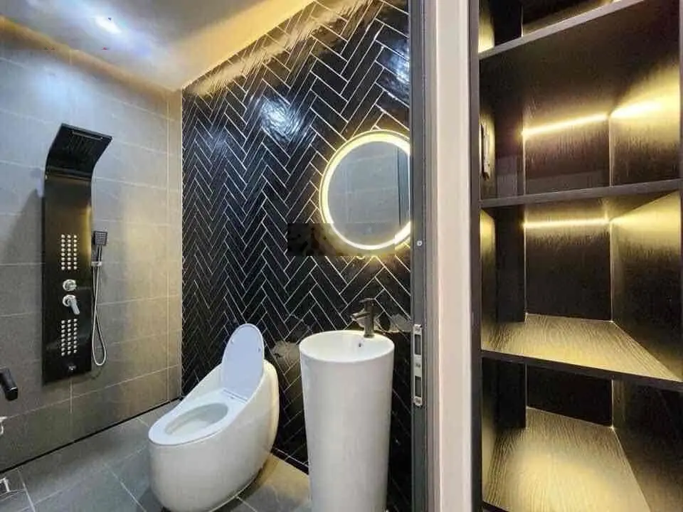 Ngân hàng thanh lý nhà siêu đẹp ngay trục đường Hoàng Thị Loan cách bãi tắm Nguyễn Tất Thành 500m