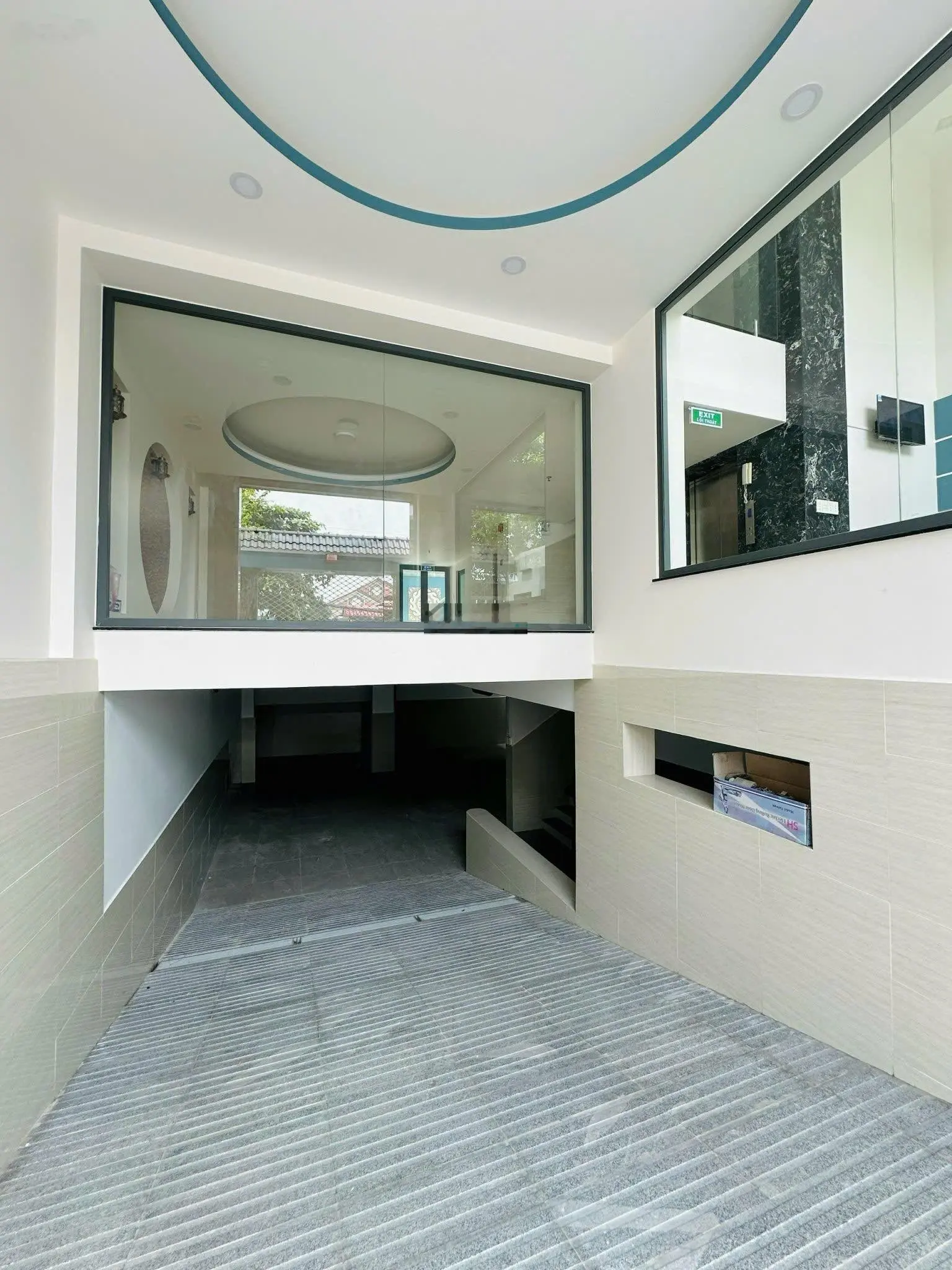 Bán toà nhà 5 tầng đường 42 Bình Trưng Đông, Quận 2, Thành phố Thủ Đức DT 202m2 giá 38 tỷ