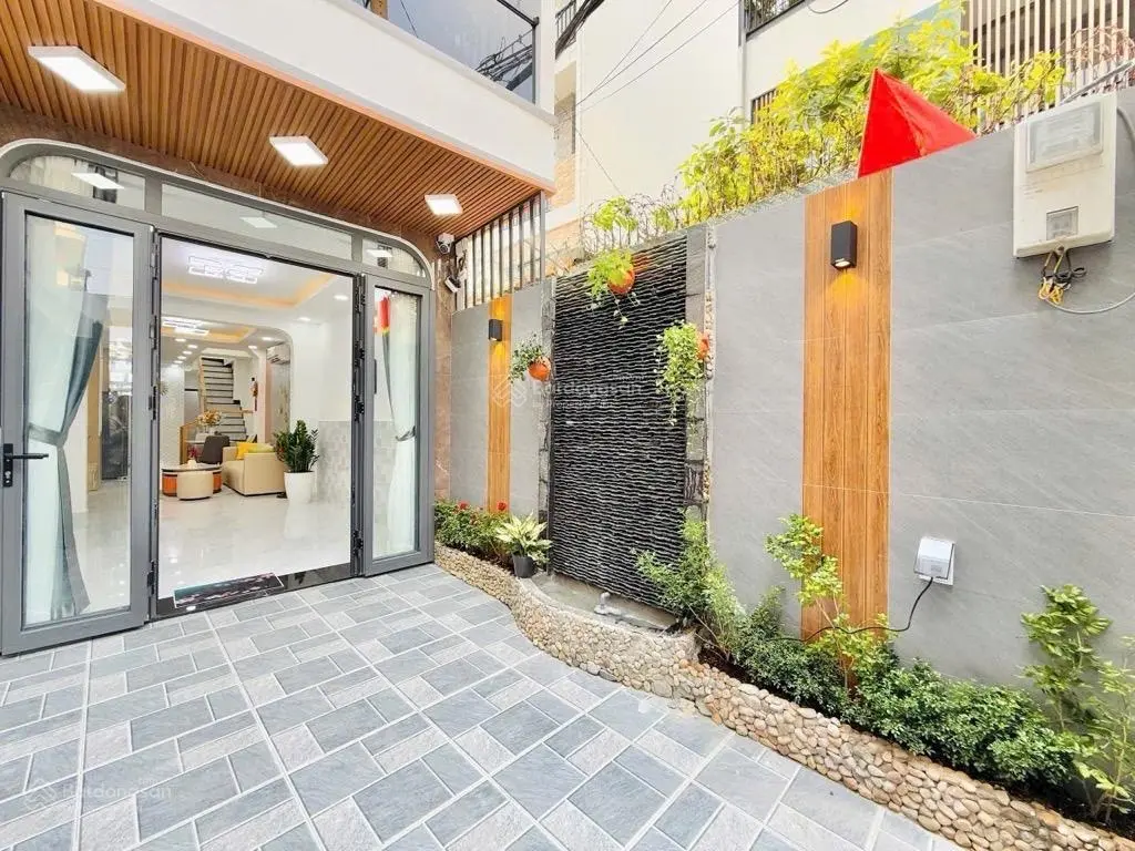 Cách chợ Bà Chiểu 1Km. Nhà mới 2 tầng. 3 phòng. 66m2 (Nở hậu). Dài 24m. HXT đỗ cửa. Nhỉnh 7Tỷ