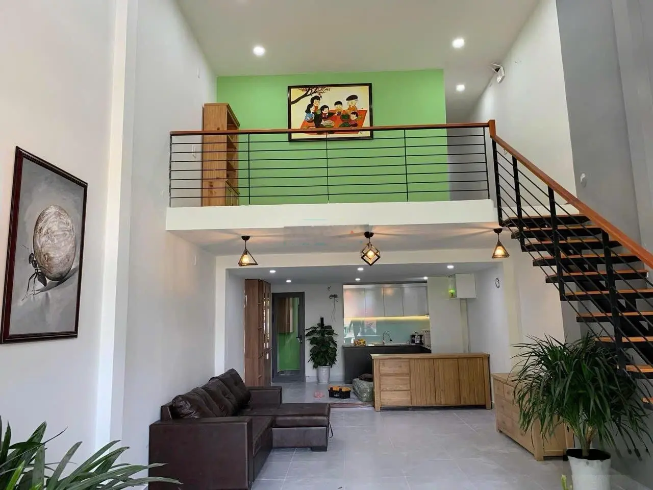 Bán nhà mê lửng mặt tiền đường Hoàng Bích Sơn vị trí cách biển 200m2 chỉ 5p đi bộ