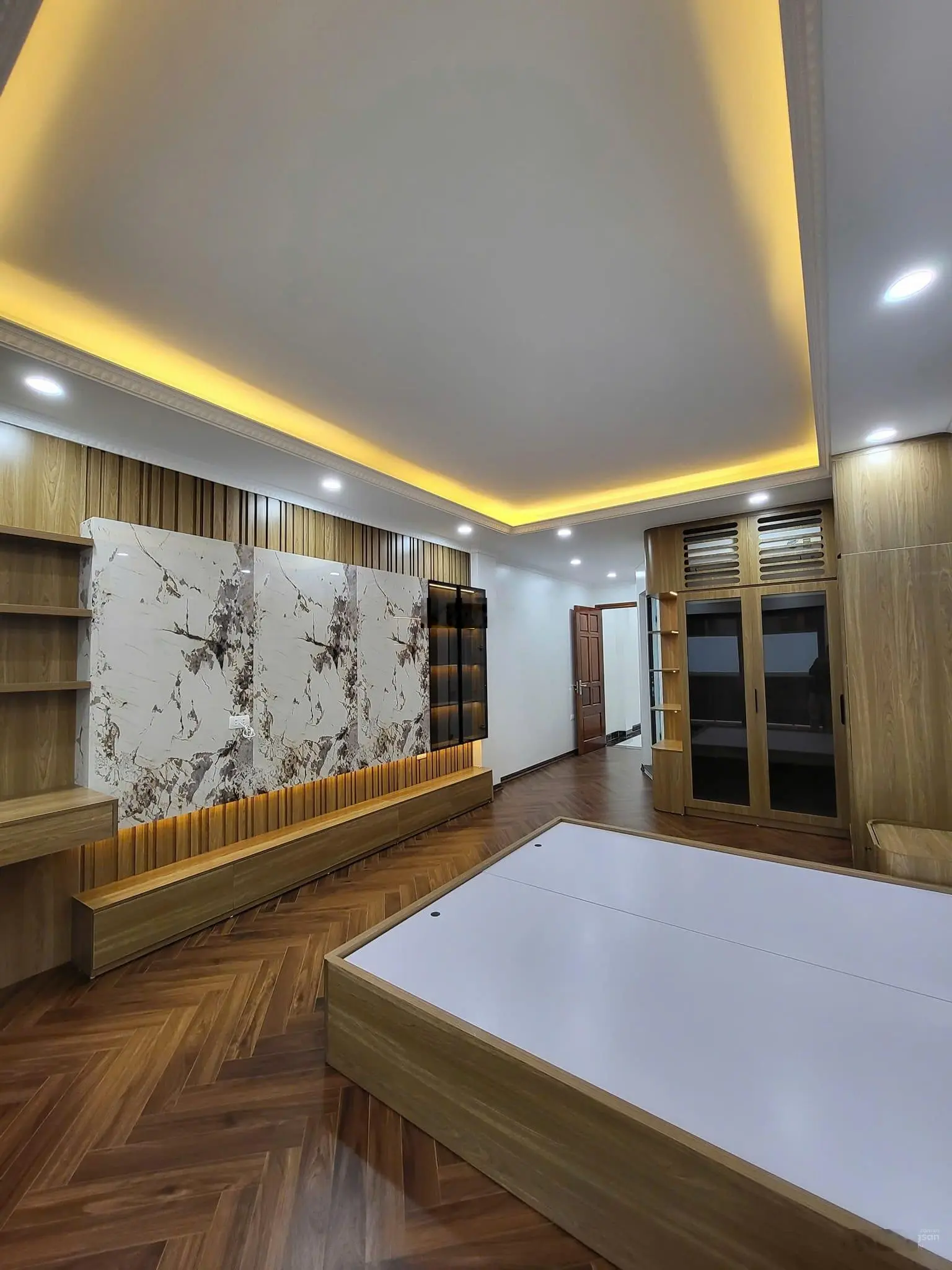 Nguyễn Khuyến, Văn Quán, Hà Đông 48m2, 7 tầng, thang máy, giá 12 tỷ, ô tô, kinh doanh sầm uất