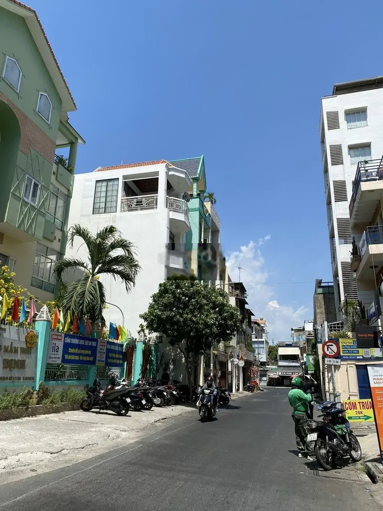 Gia Đình Đi Mỹ Cần Bán Nhà Mặt Tiền Đặng Dung - Trần Khắc Chân Q1