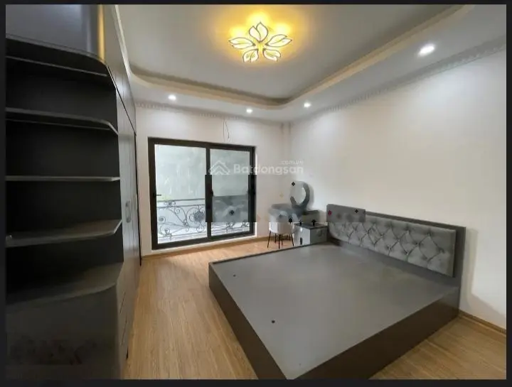 Bán nhà riêng tại Thạch Bàn, 6,295 tỷ, 48,5 m2, 3PN, 4WC, chính chủ, giá siêu hời