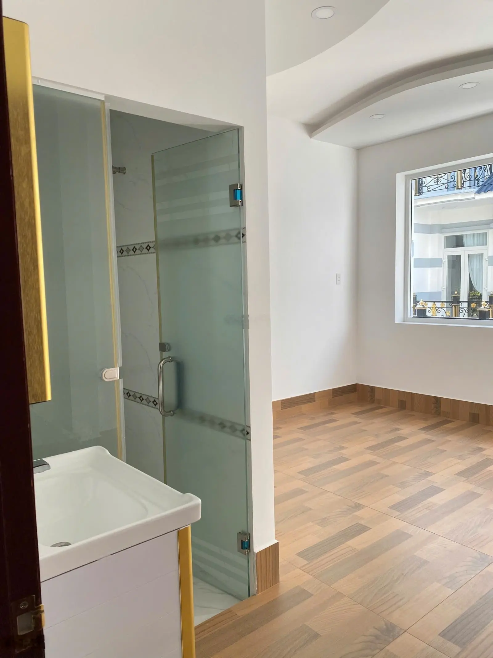 Bán nhà 4,5mx12m, SHR, 4 Tầng giáp Lý Chiêu Hoàng Bình Tân giá 6,9 tỷ TL