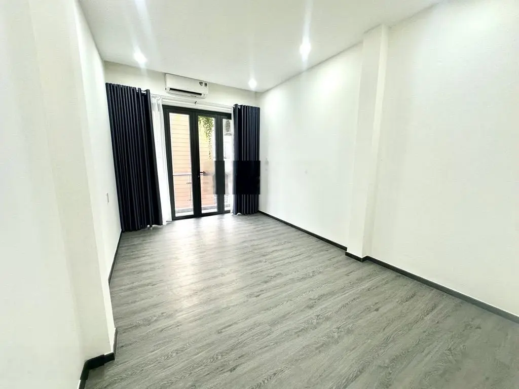 Nhà mới, hẻm 5m, nở hậu - Nguyễn Đình Chiểu - 33m2, 4 tầng - nhích 8 tỷ