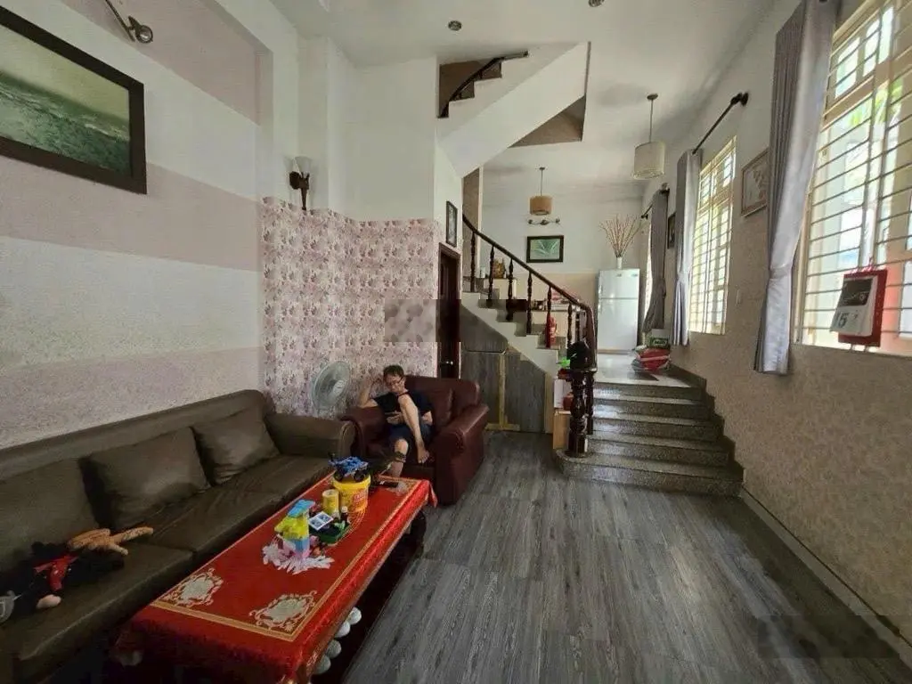 Nhà đẹp ở ngay, căn góc 2 mặt tiền đường số Tân Quy, 70m2, SHR, HCĐ, chỉ 10.2 tỷ.