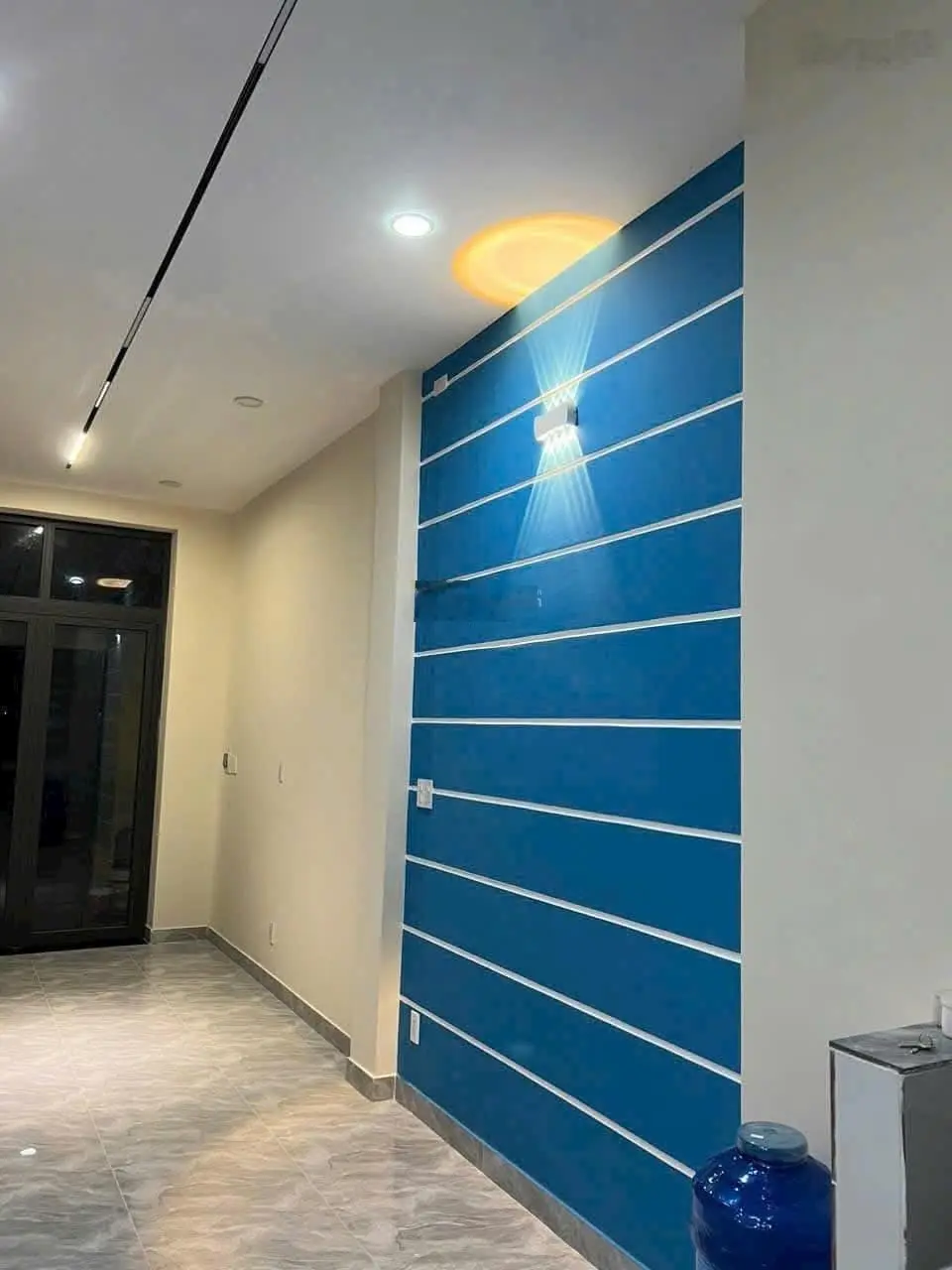 Bán gấp nhà ngay chợ Bình Chánh, Đường Hoàng Phan Thái 5x23,58m. Đang cho thuê 12tr/1th (SHR)