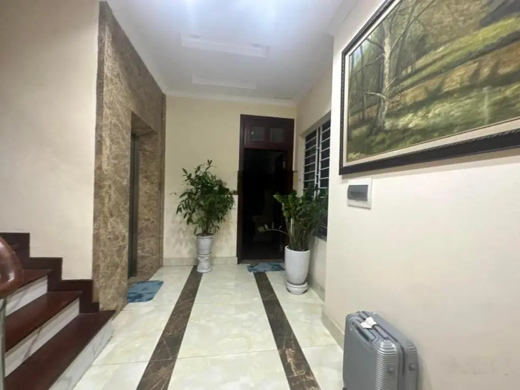 Bán nhà trung tâm phố Ngọc Lâm - 5 tầng thang máy - 5m ra mặt phố - 70m2 chỉ 12.5 tỷ