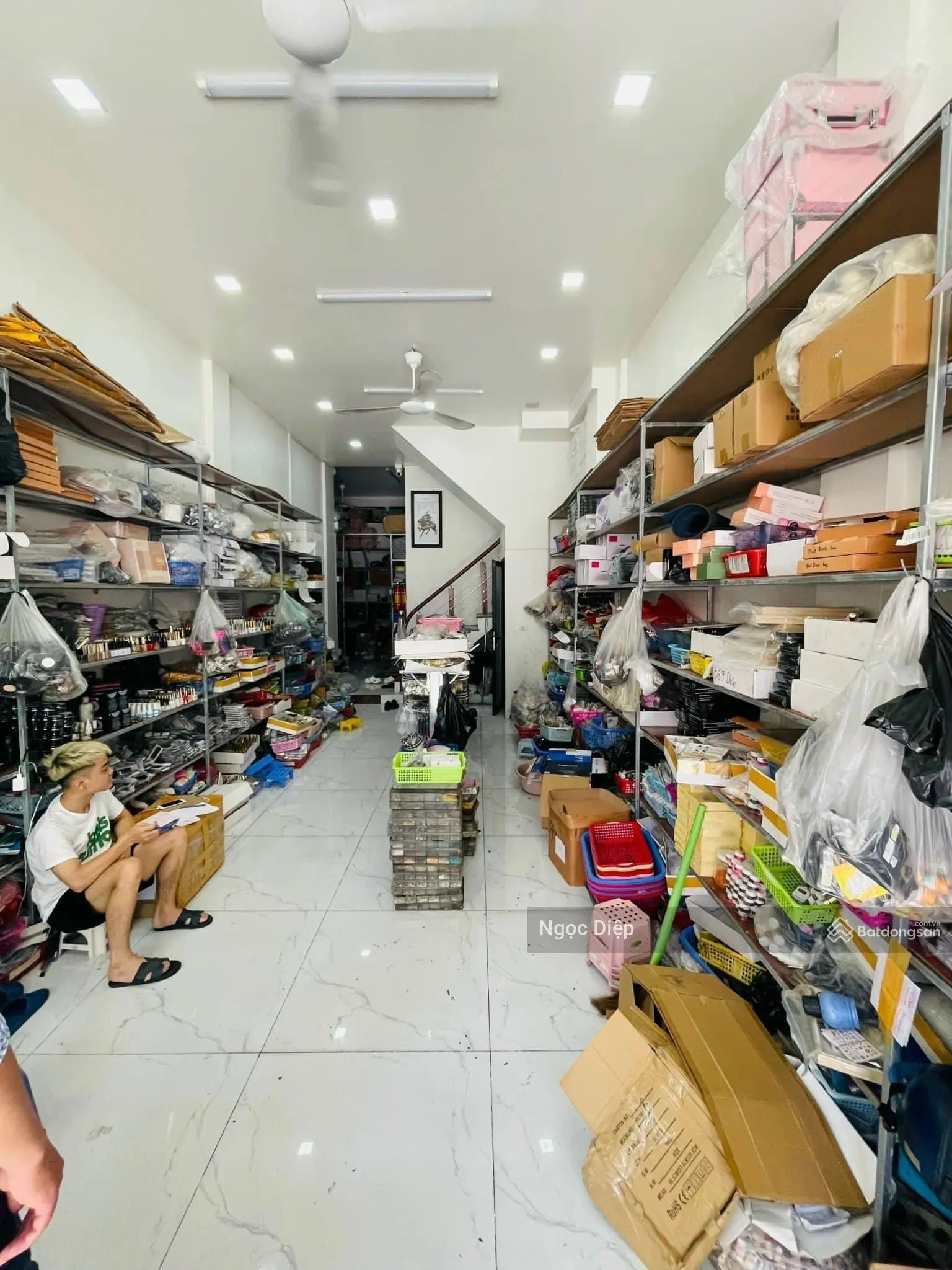 Cần bán gấp nhà mặt phố Thái Thịnh 55m2 6T 4MT giá 19.5tỷ thương lượng sâu. 0945 453 ***