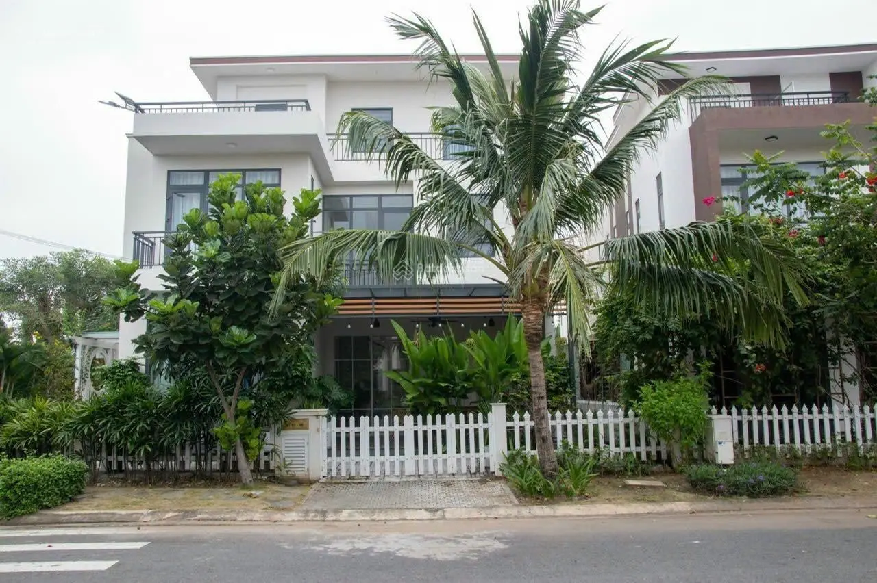 Trần Anh Riverside biệt thự vườn ven Sông đẹp, sổ hoàn công DT 8x14. Giá: 2,3 tỷ. LH: 0902 396 ***