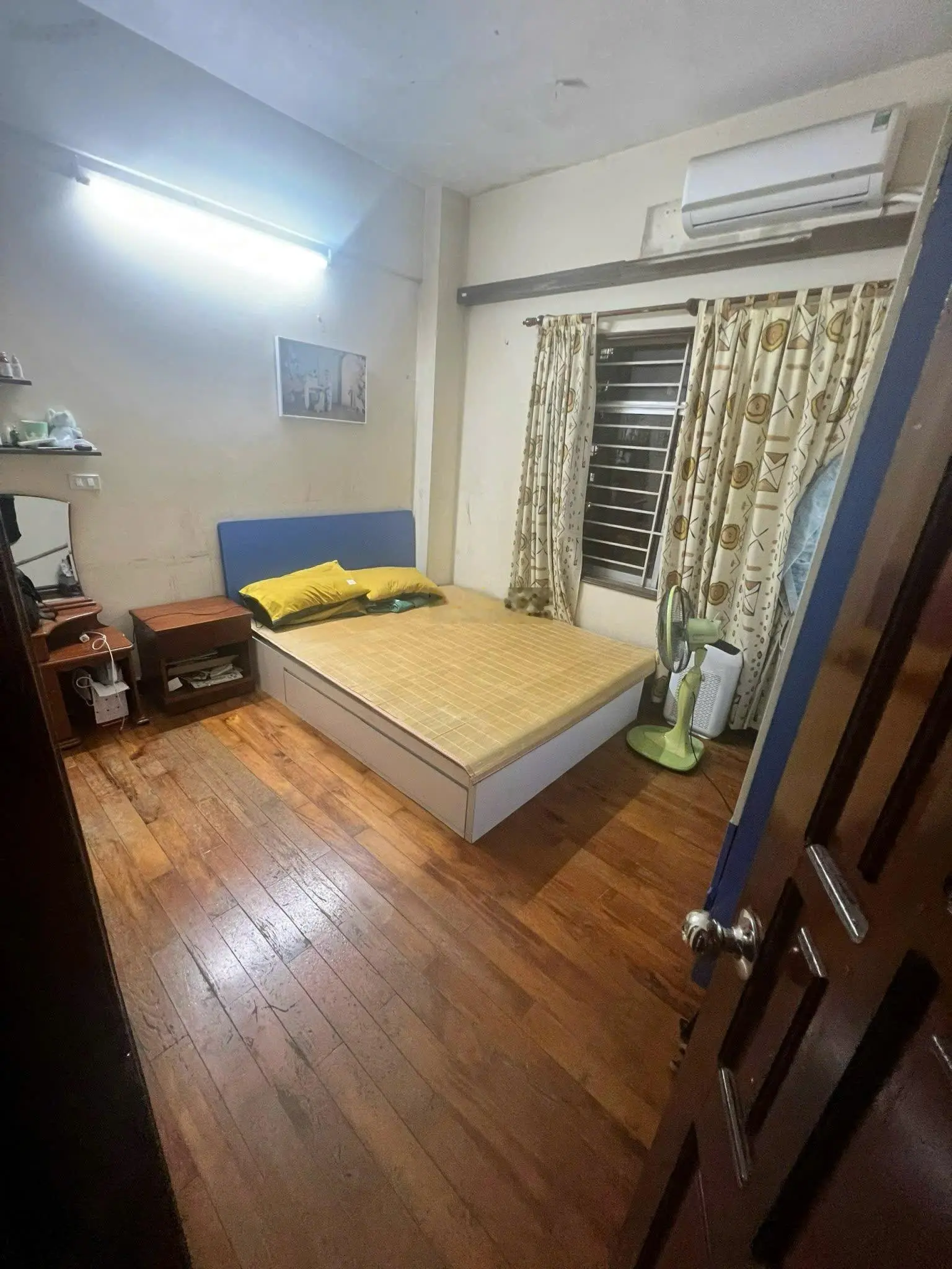 Bán chung cư Nơ Bán Đảo Linh Đàm căn góc view đẹp diện tích 83m2