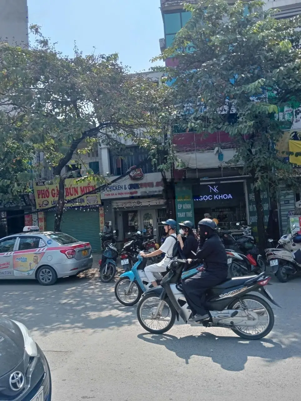 Bán nhà mặt phố Ngô Xuân Quảng 72m2, kinh doanh mọi loại hình, đường ô tô tránh
