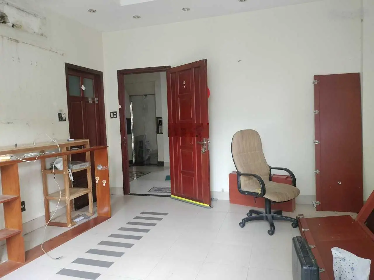 Hàng hiếm MTKD Phạm Văn Chí giáp chợ Bình Tây Quận 6, 6,5x15m 4 lầu thang máy chỉ hơn 23 tỷ