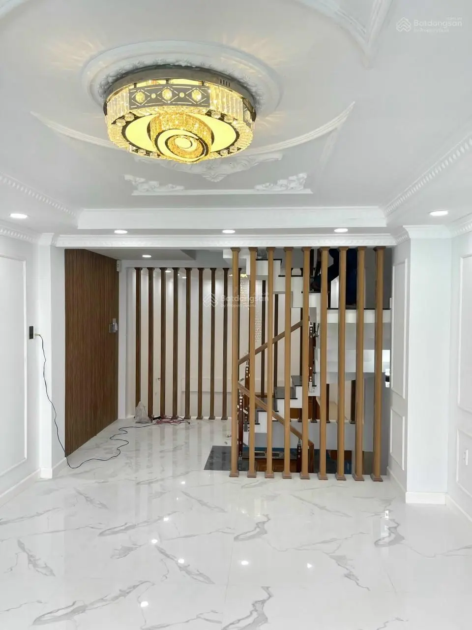 Bán Tòa nhà MTĐ Hoàng Văn Thụ, P.15, Q. Phú NhuậnDT = 138m2. Giá chỉ : 60 tỷ (TL):
