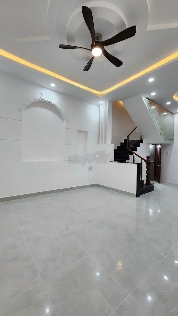 CON TRAI BÁO NỢ bán gấp nhà Dạ Nam 52m2 1ty055 hẻm xe hơi