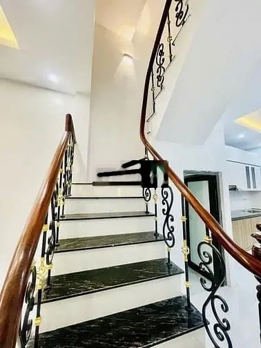 Bán nhà Đại La -Thống nhất, 39m x 5T, Giá Hơn 5 tỷ , full nộị thất