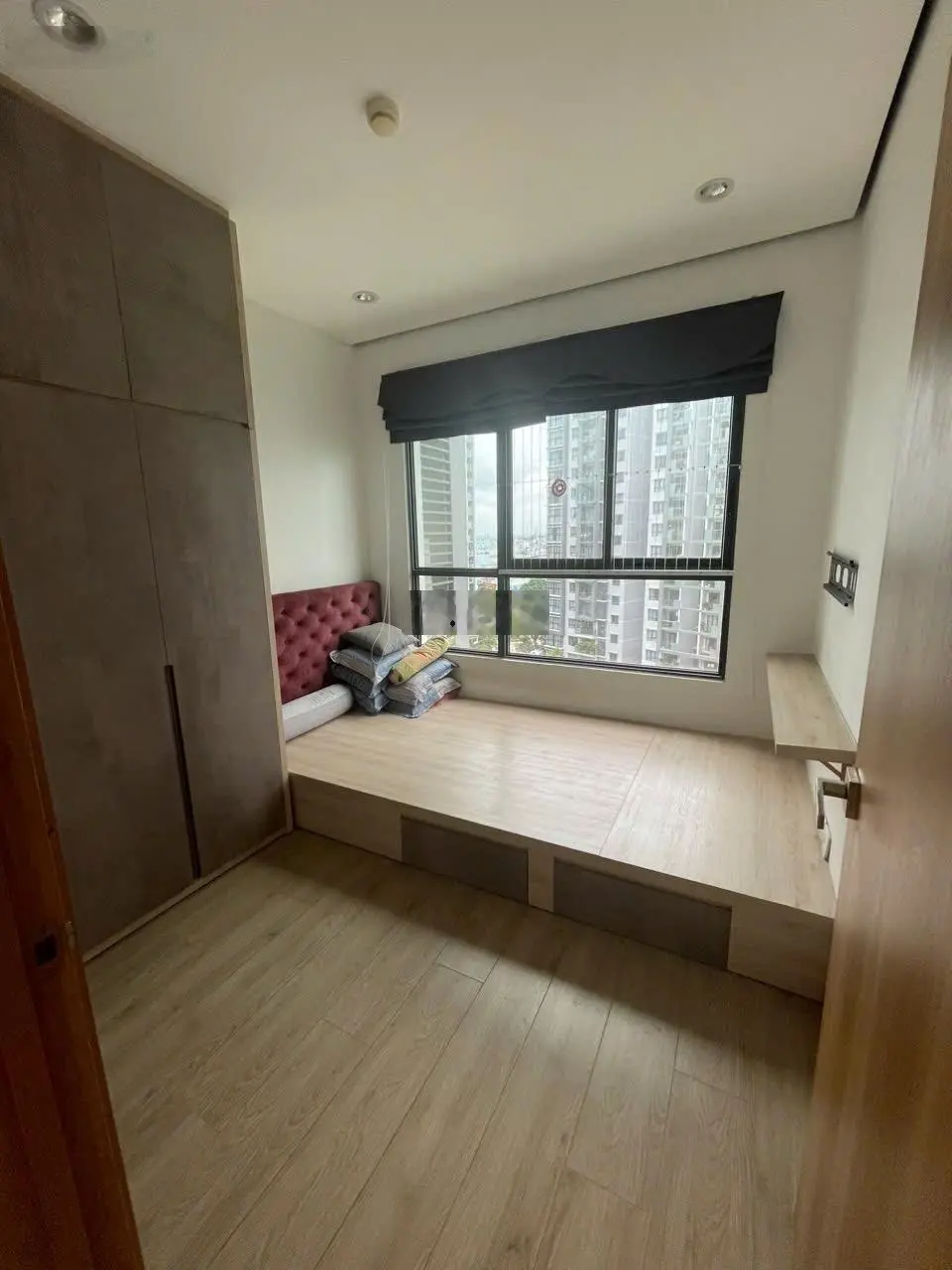 Bán gấp căn Emerald 3PN-2WC (104,3 m2) Full nội thất, tầng cao gió lộng chỉ 4,8 Tỷ