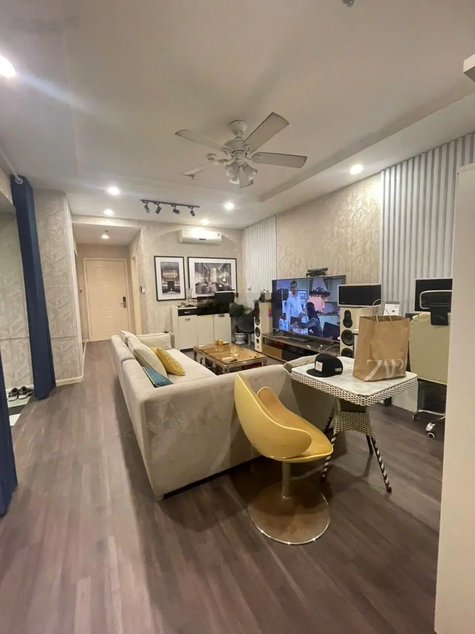 Chủ mua nhà mặt đất, bán gấp căn hộ tòa t11 83m2, 2pn sáng, nhạc nước trung tâm. lh: 0964 430 ***
