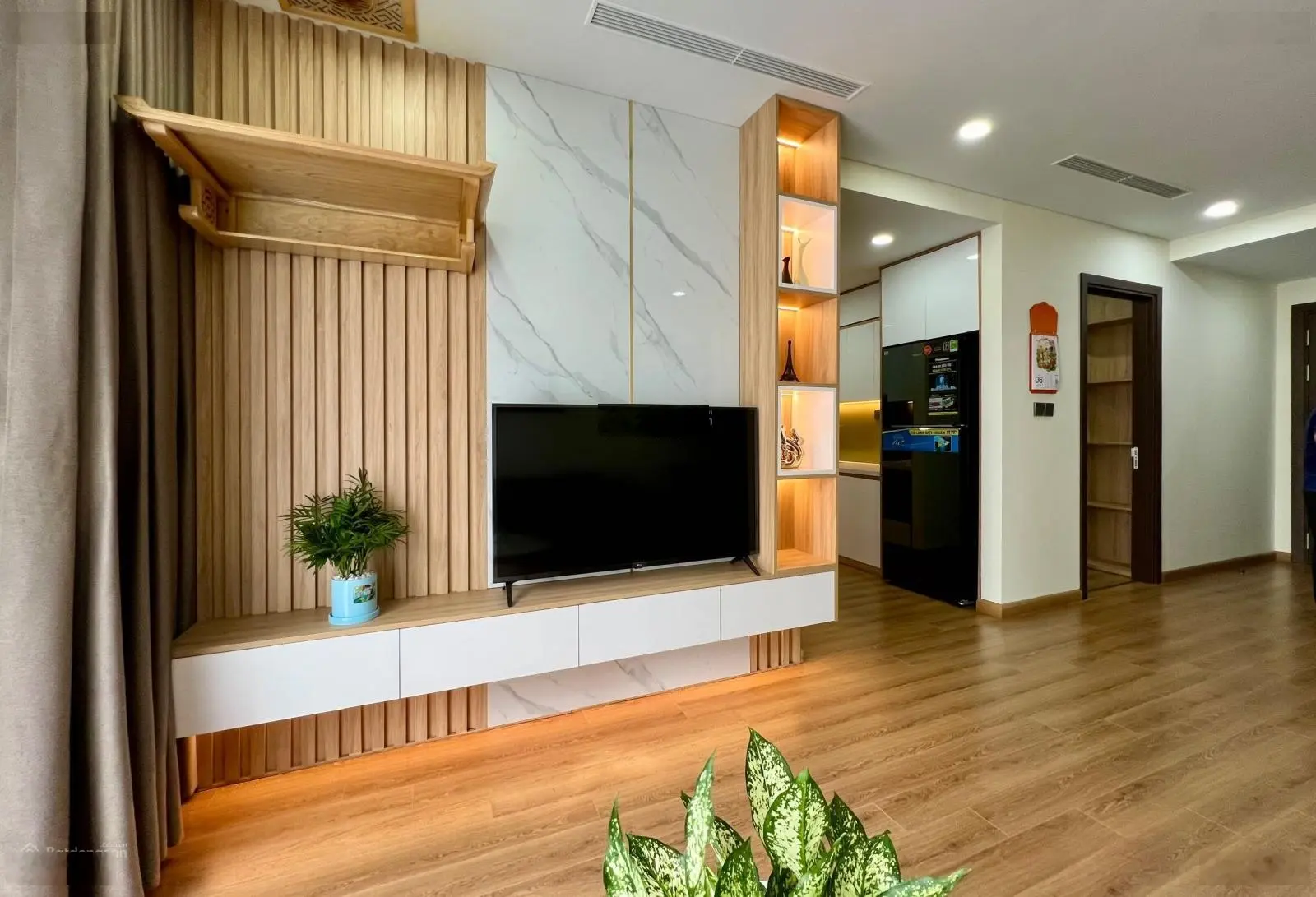 Gia chủ bán căn hộ 70m2 tại Central Field Trung Kính giá 5 tỷ, LH 0336 730 ***