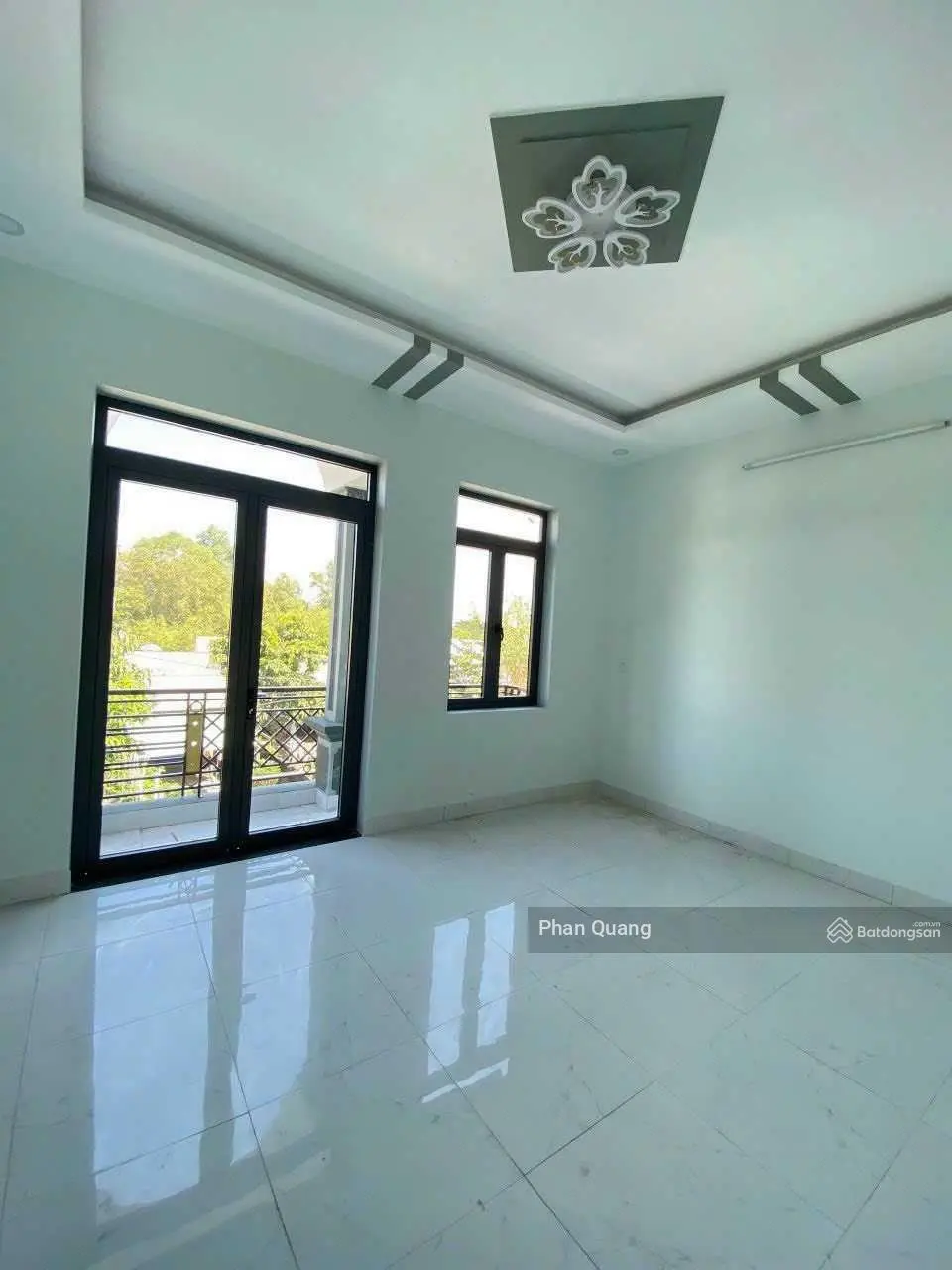 Bán căn nhà 1 trệt 1 lầu ngay KCN Linh Trung, Diện tích: 100m2 Sổ Hồng riêng Giá: 500 triệu