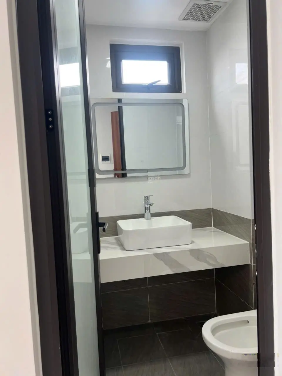 Chính chủ bán nhà 38 m2 xây 6 tầng thang máy full nội thất 8.5 tỷ