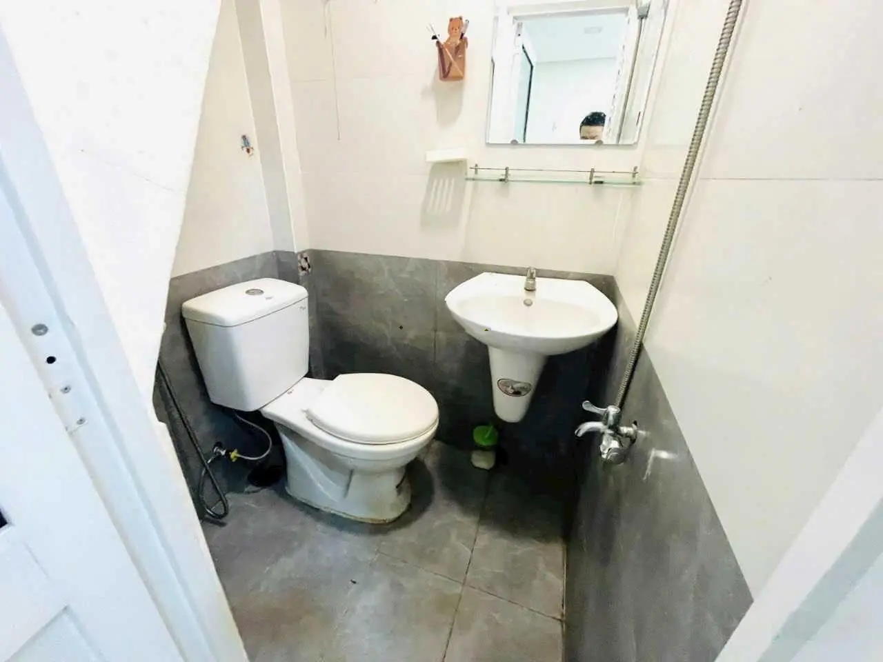 Chủ gửi bán gấp nhà 1 trệt 1 lầu, DT 80m2, ngay chợ Hiệp Bình, SRH, giá chỉ 4.5 tỷ, bao sang tên.