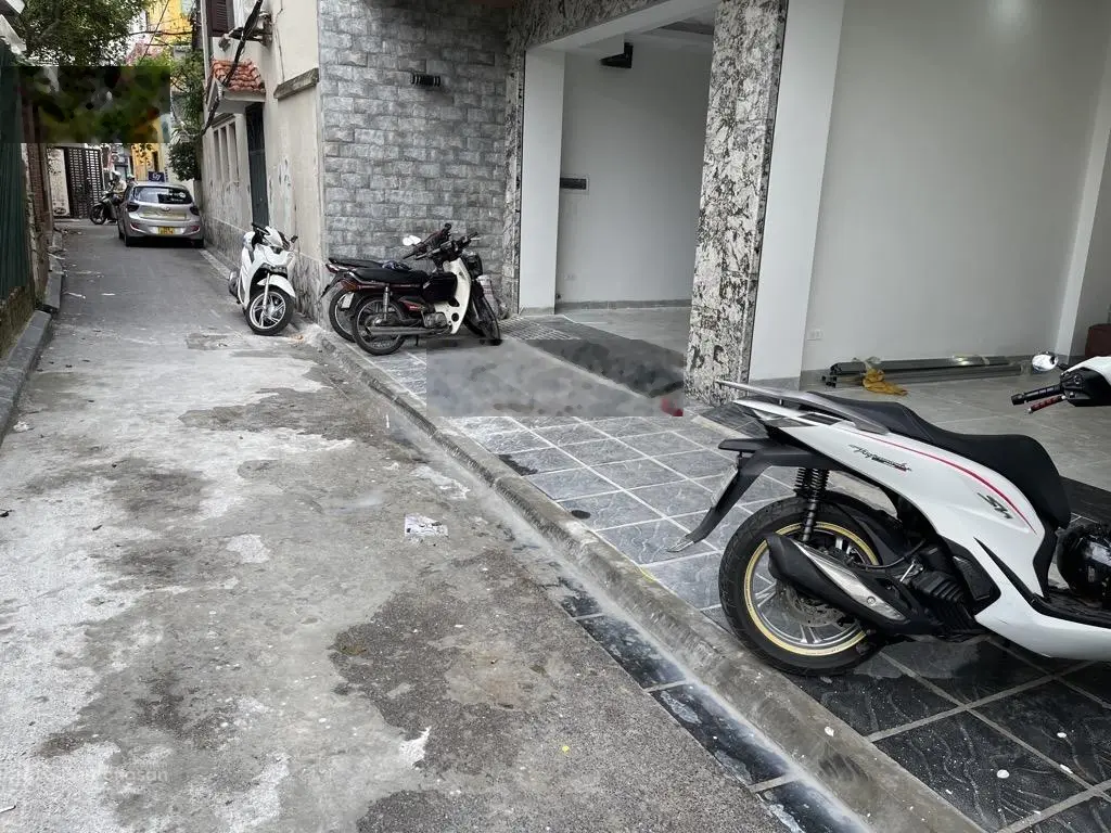 Nguyễn văn cừ 6 tầng - tháng máy - gara ô tô - full nội thất nhập khẩu - diện tích 63m2 rất rộng
