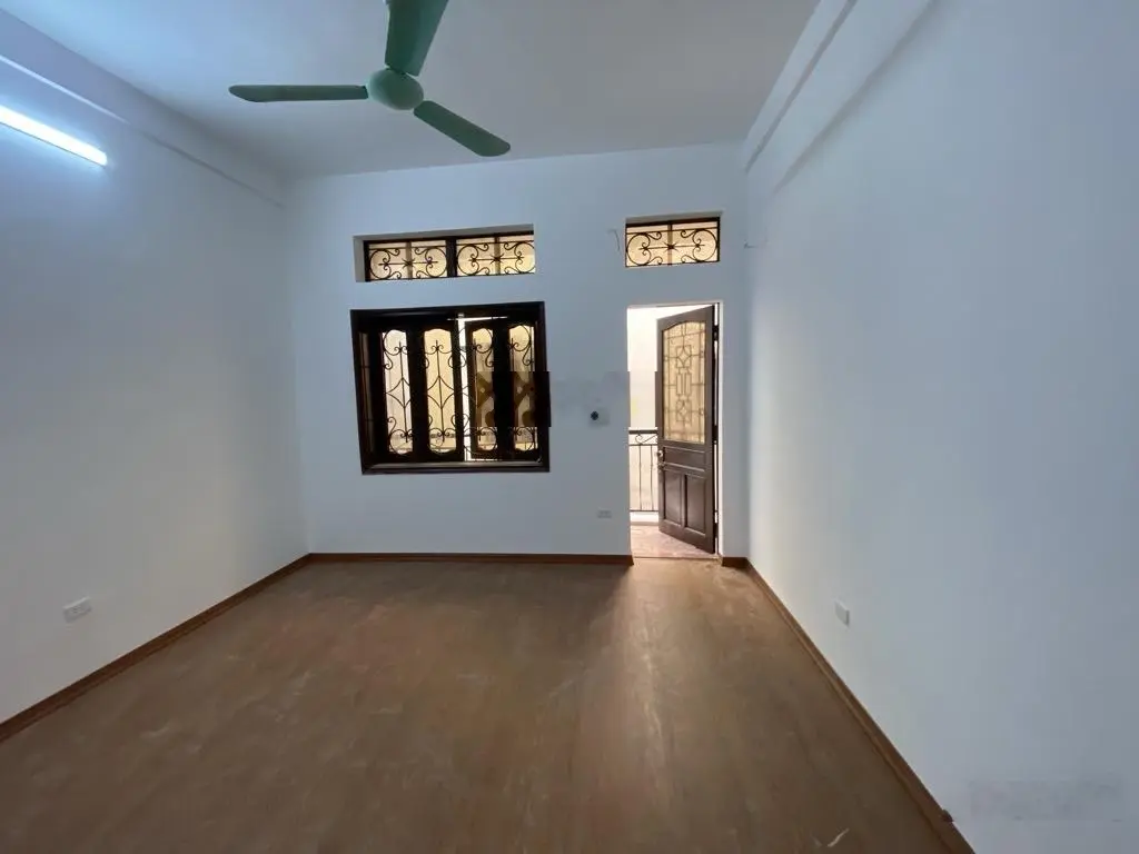 Bán nhà trần thái tông, cầu giấy - ngõ xe 5 tạ nông, thông - 44m2, 9.1 tỷ