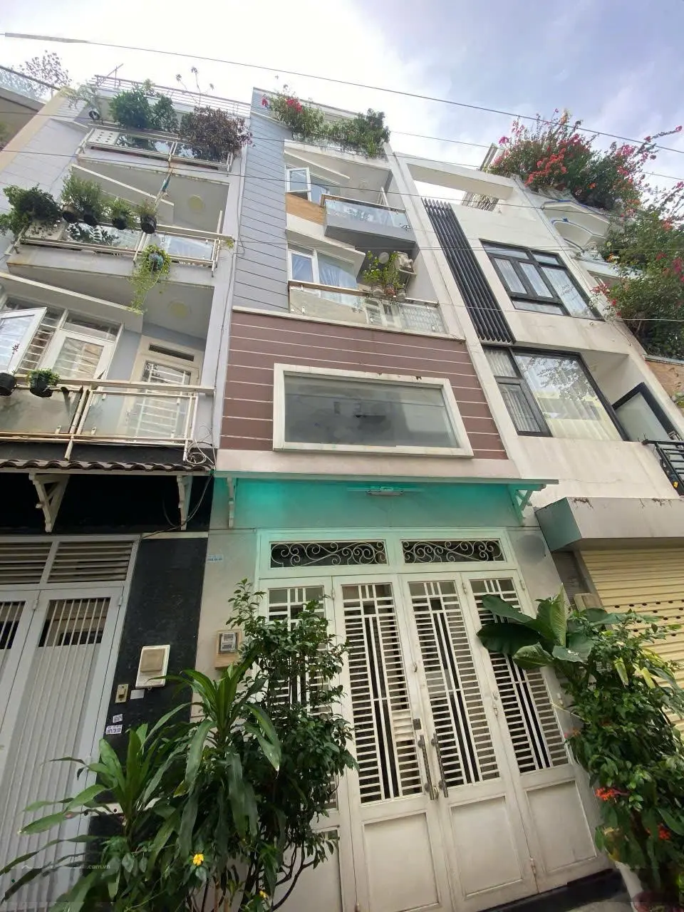 Cực hiếm! Hẻm xe hơi ngay phố Tây Nguyễn Cửu Vân 4.2x17m ngay cầu Thị Nghè Q1 khu dân trí cao