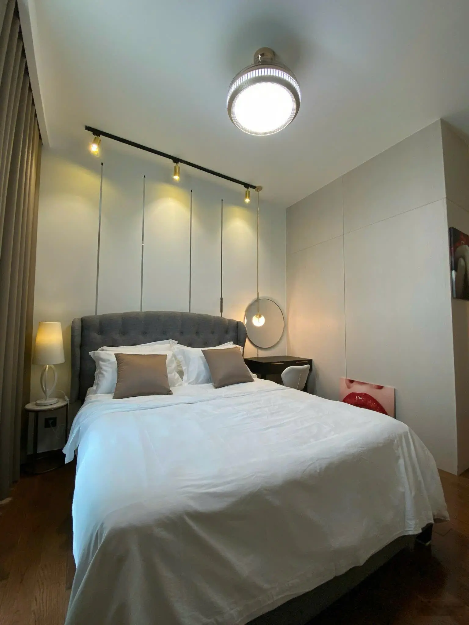 D'edge Thảo Điền: 2 bedr - 94m2, Full nội thất. Giá 8,5 tỷ, cam kết rẻ nhất TT. Xem căn hộ 24/7