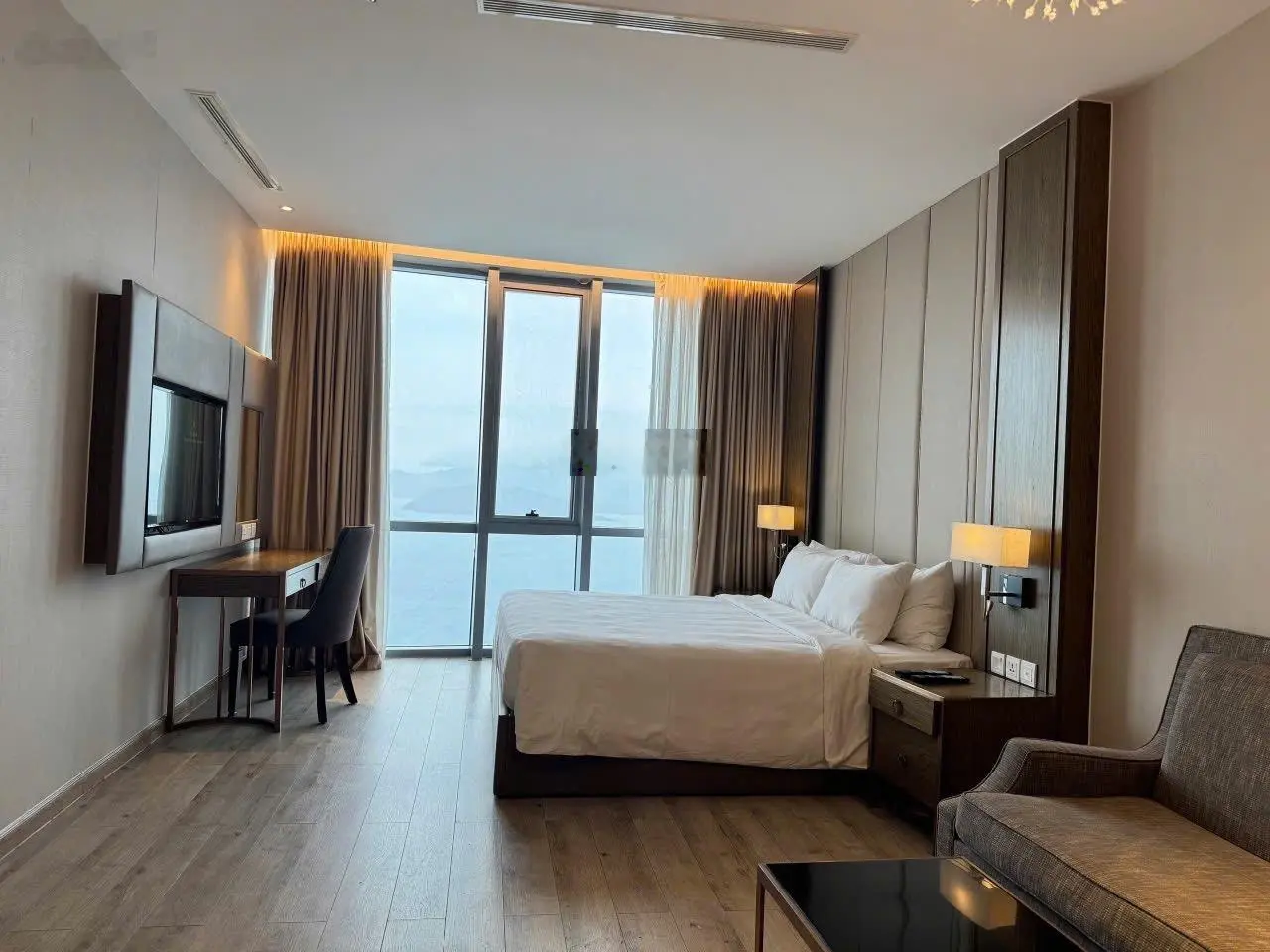 Bán căn hộ góc view biển tòa nhà Panorama ngay góc Hùng Vương - Minh Khai rất đẹp. LH: 0898 368 ***