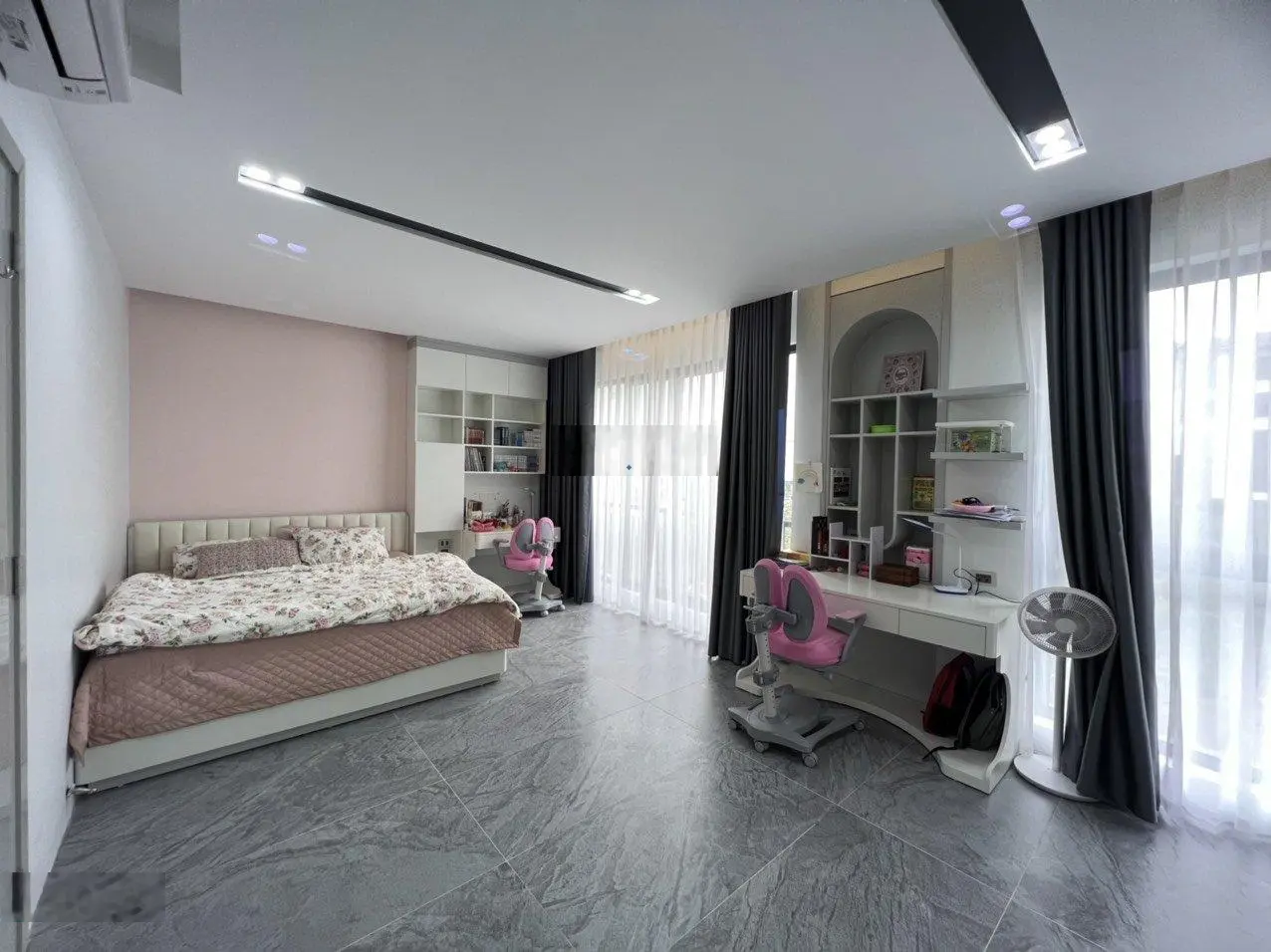 SIÊU PHẨM RA HÀNG CẦN BÁN GẤP CĂN 3 NGỦ 121m2 CC MULBERRY LANE CÓ SLOT OTO GIÁ 5,7 tỷ LH 0368 888 ***