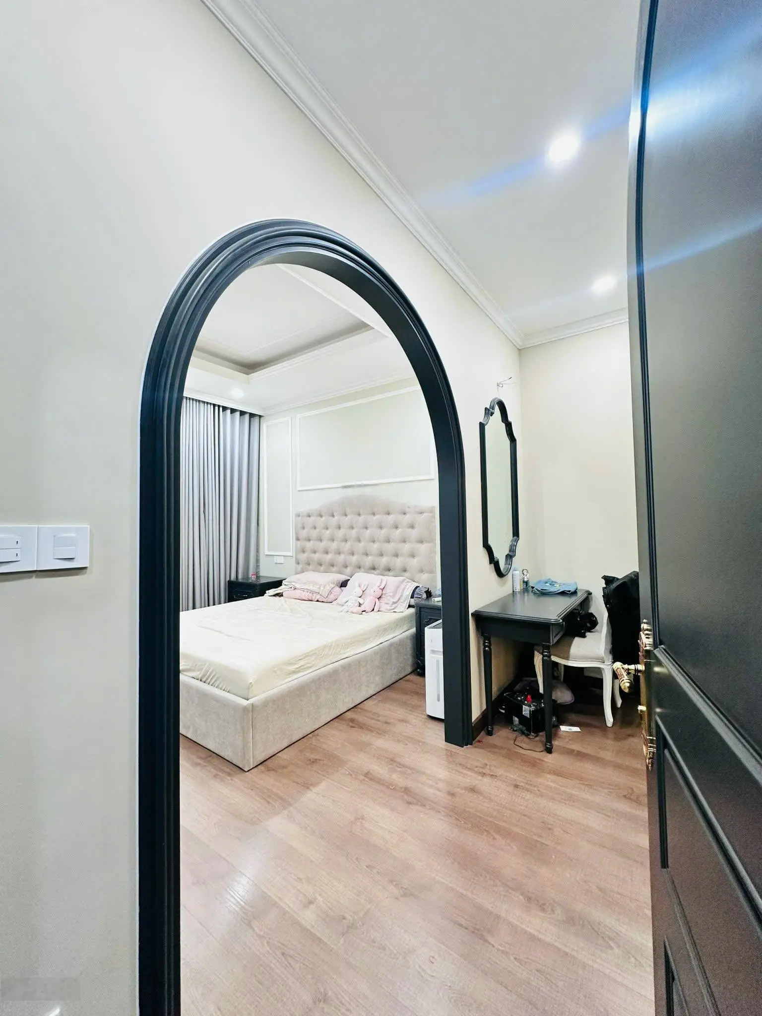Cần bán nhà phố Vinhomes Grand Park Q9 đã hoàn thiện tặng nội thất