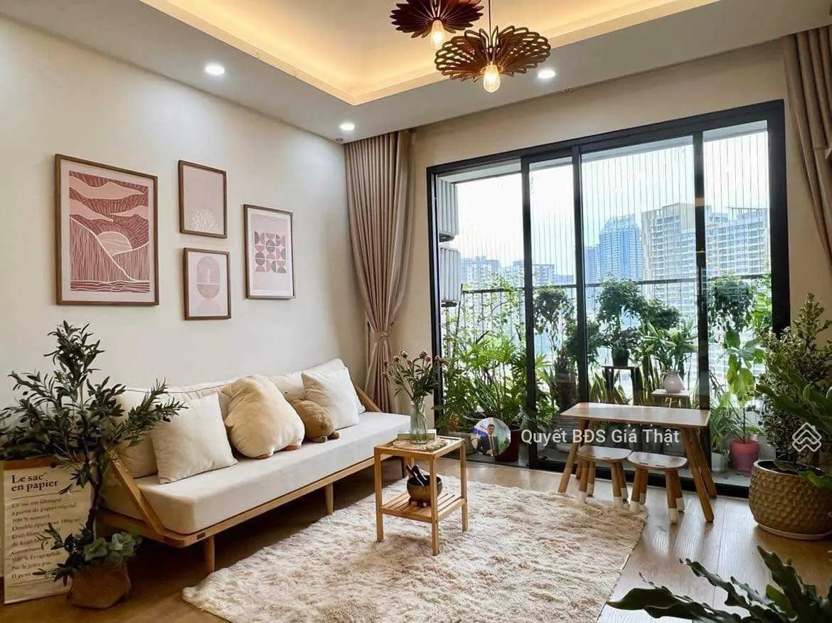 (Giá thật). Chính chủ bán căn 90m2 3PN + 2WC tầng trung view công viên tòa C7 Vinhomes D'Capitale