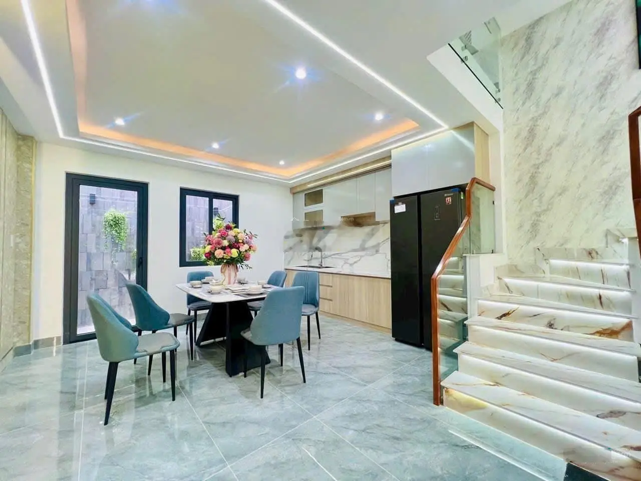 TẶNG FULL NỘI THẤT CAO CẤP NHƯ HÌNH cho căn nhà phố 3 LẦU. (Xe hơi đỗ trong nhà)