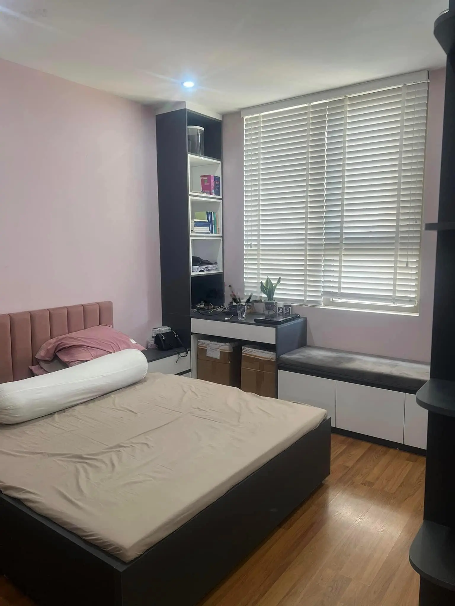 Bán căn hộ Home City Cầu Giấy 71m2 2PN 2VS 5,8 tỷ full nội thất