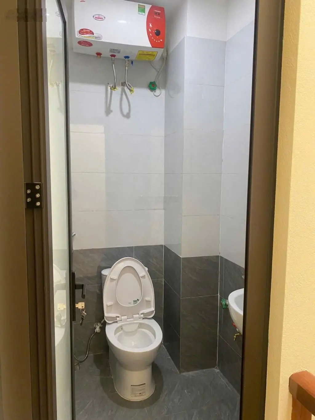 Bán nhà riêng tại Thị trấn Đông Anh, 3,93 tỷ, 47m2, 4PN, 3WC, đẹp, nhiều tiện ích