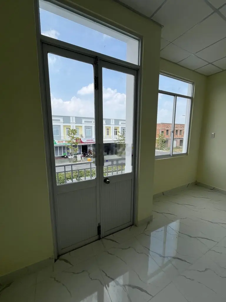 Nhà 2 mặt tiền - hướng Đông Nam - trường thpt dân tộc nội trú