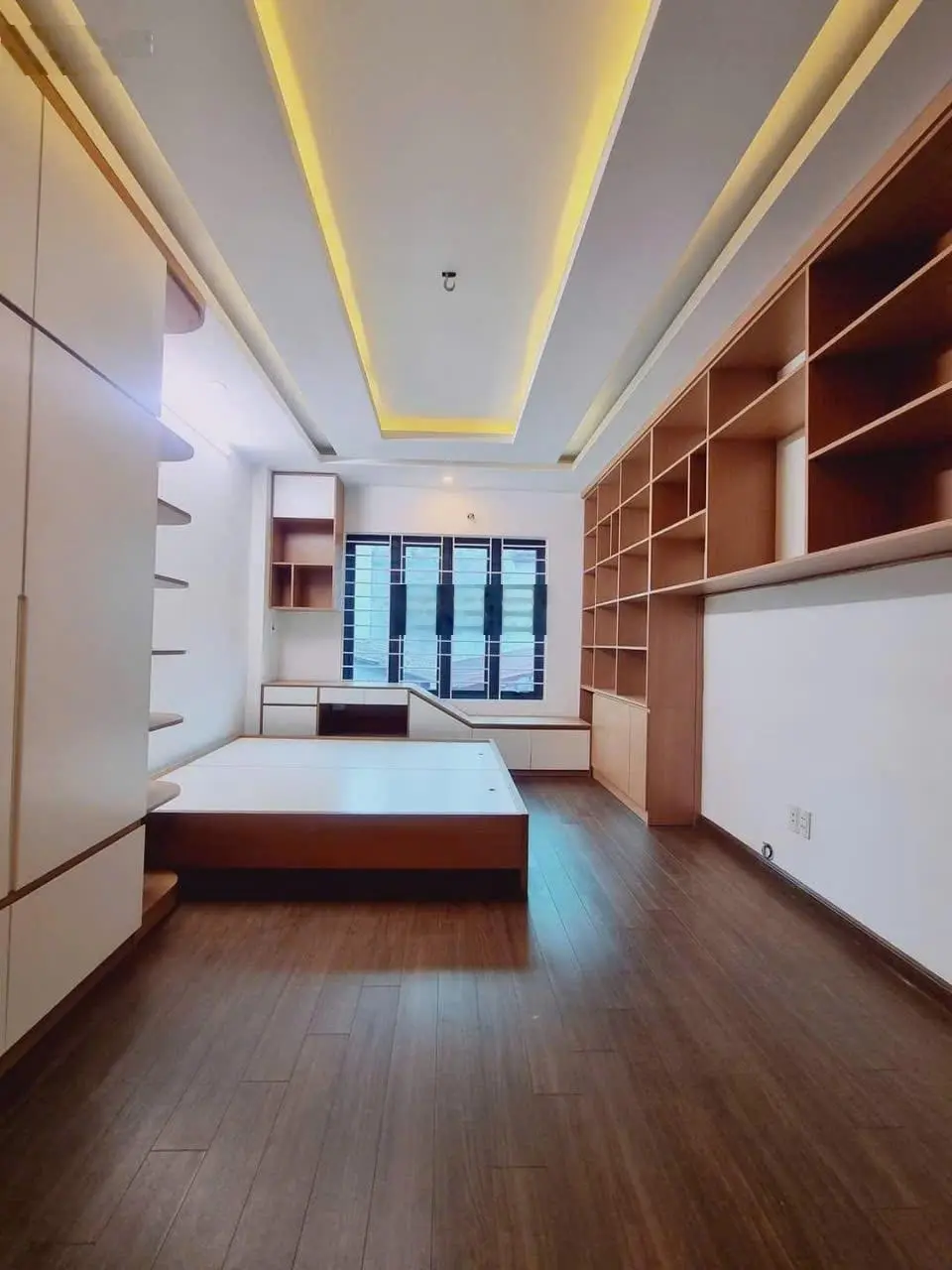 Siêu phẩm phố Võ Chí Công, gần phố, gần ô tô, lô góc 60m2*5 tầng.