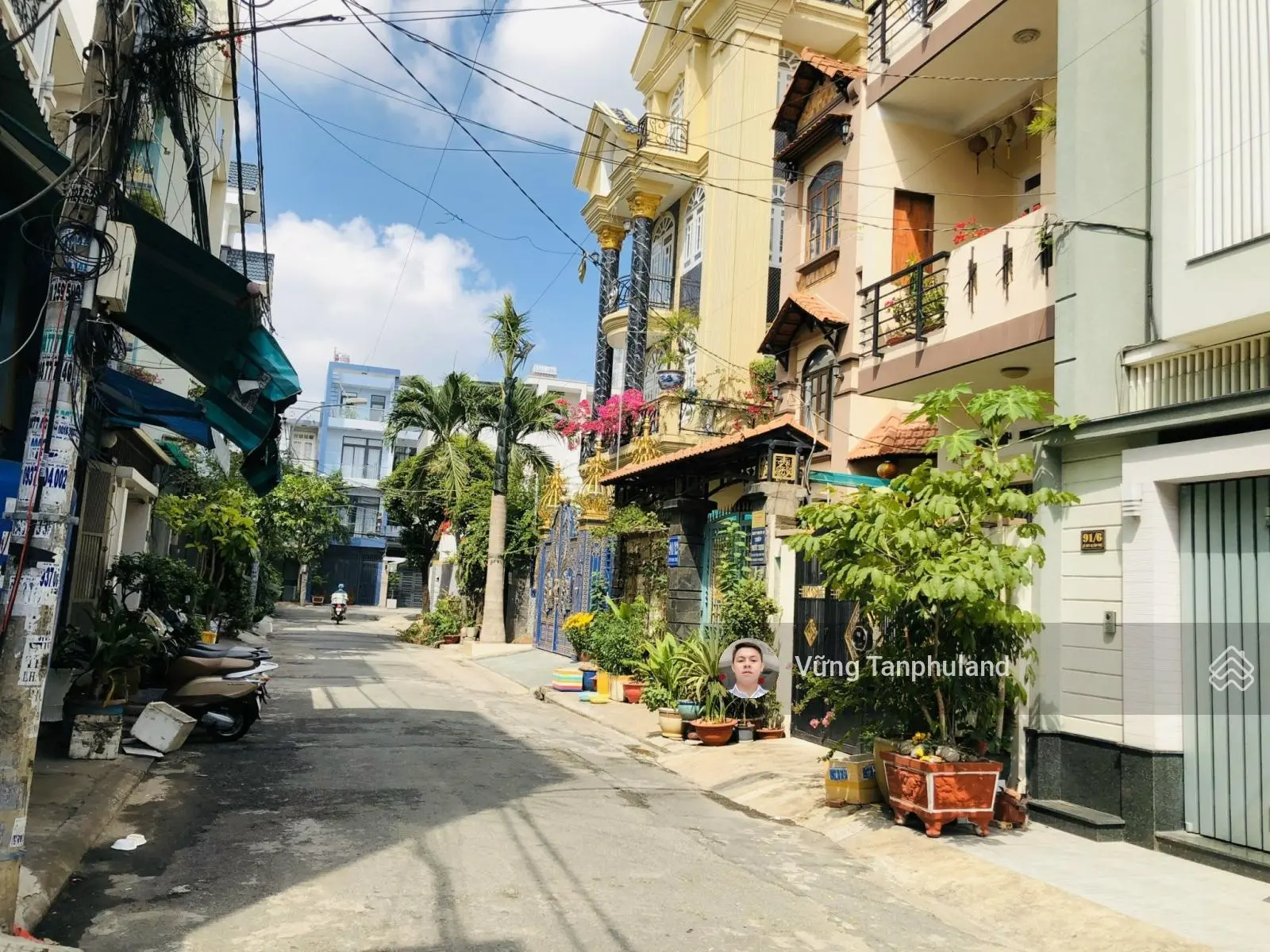Bán nhà hẻm 8m đường Lê Sát, Phường Tân Quý, quận Tân Phú. 5mx20m, 1 lầu, giá 10 tỷ,