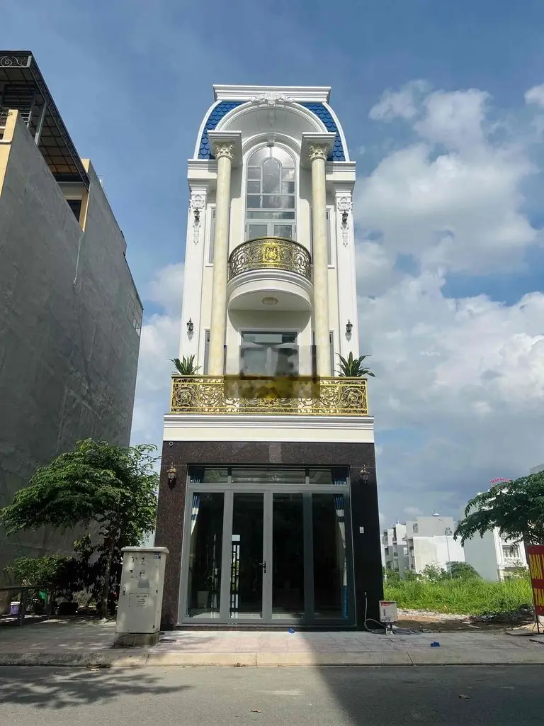 Hạ 500tr bán gấp nhà mặt tiền Vip nhất ngay DT743 kế làng đại học